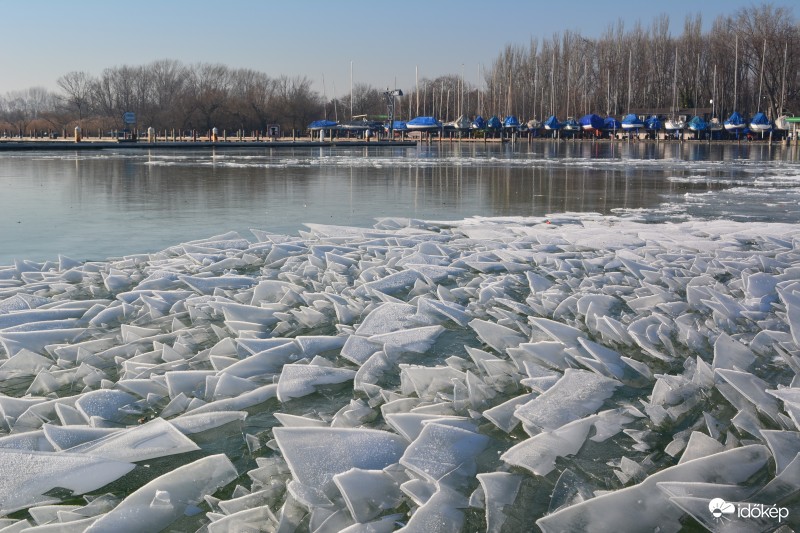 Téli vitorlás kikötő