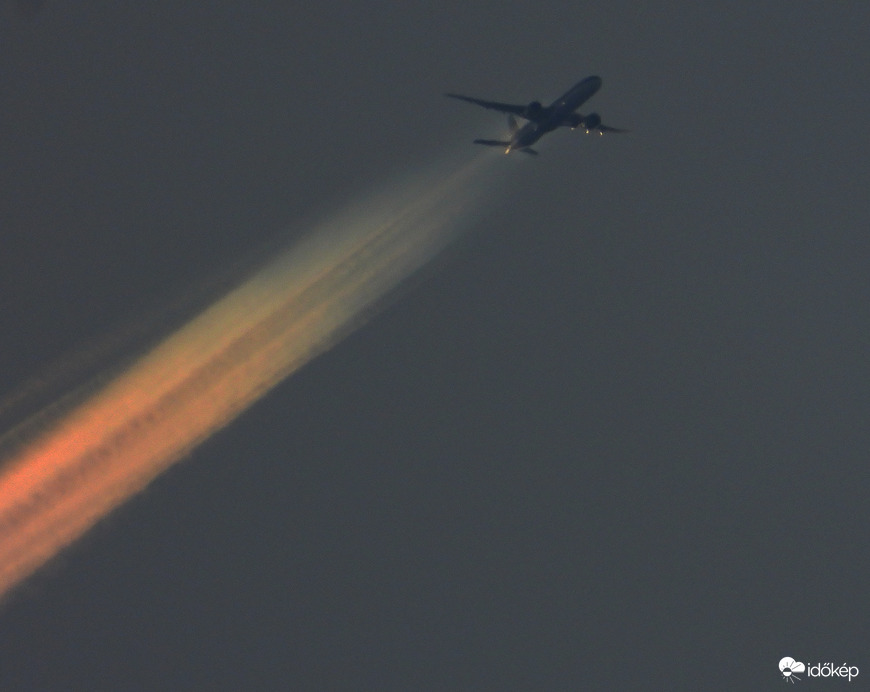 szivárvány kondenzcsík