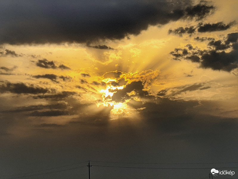 Ragyogás a komorságban