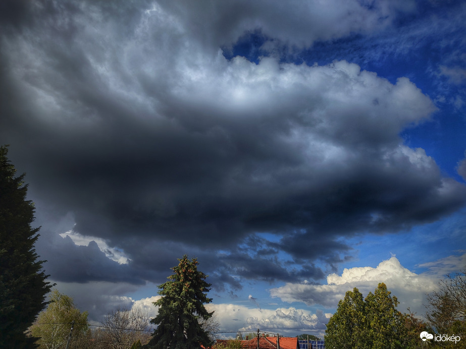 Kontraszt esetleges zápor előtt