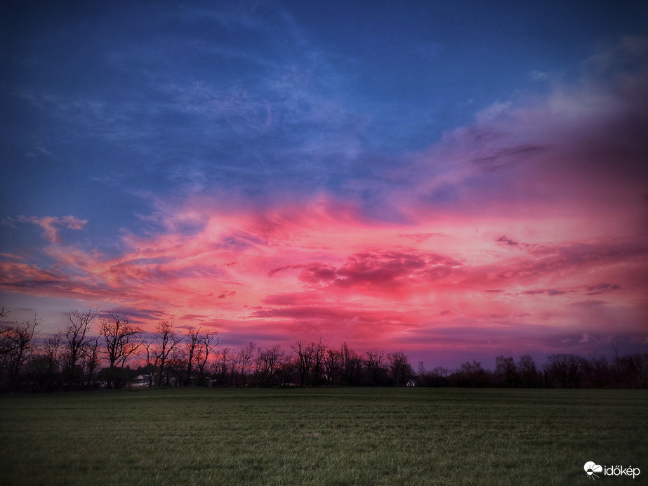 Rikító, málnában úszó kelet