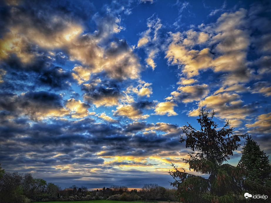 Színes, mozaikos napkelte