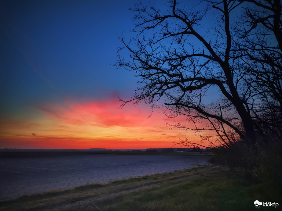 Búcsú a szerdai naptól