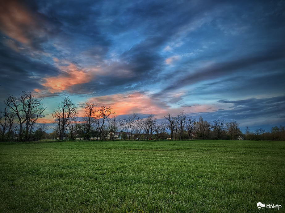 Enyhe színek gyenge hidegfrontot követően
