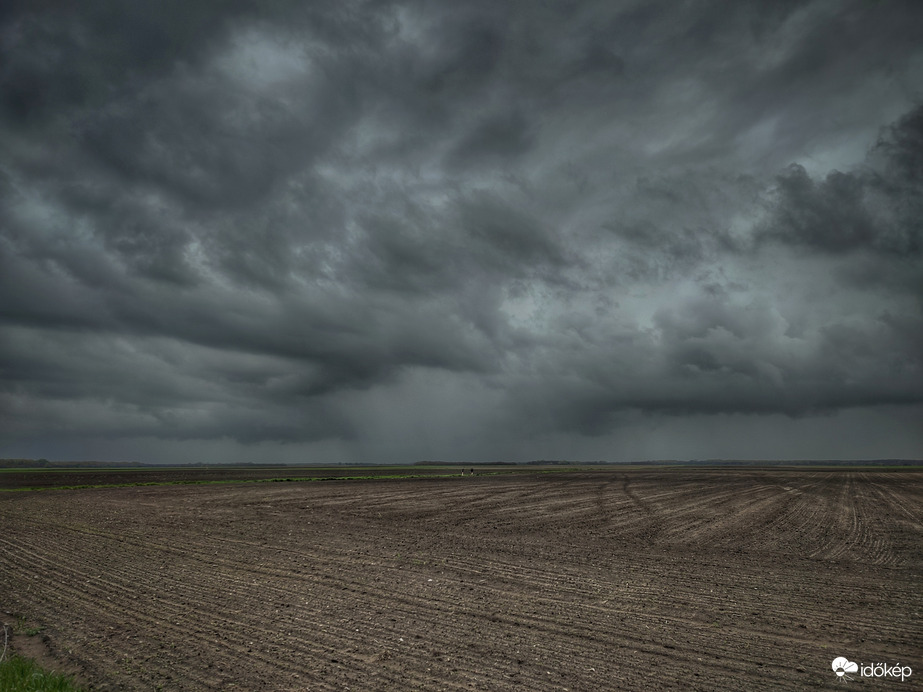 Közeledő záporos gócok