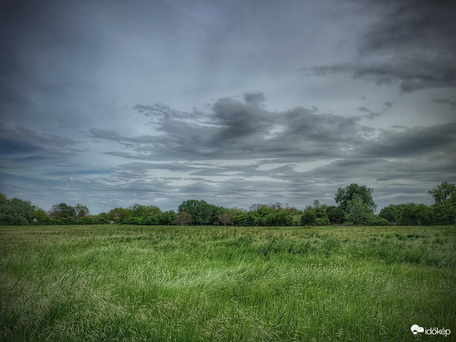 Hullámzó kedélyek égen és földön