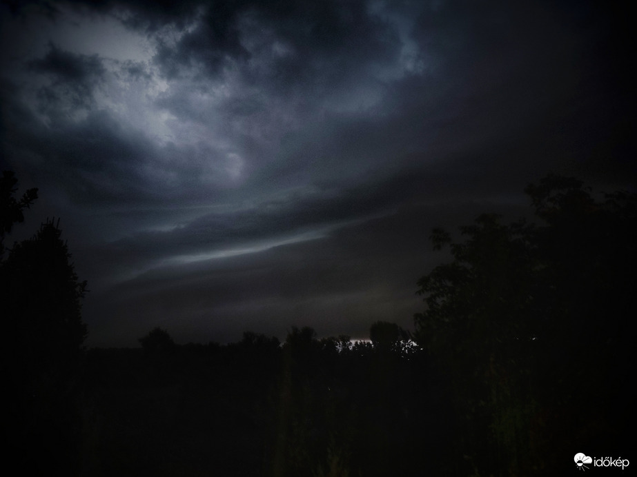 Érkezik Szigetszentmártonra a szupercella