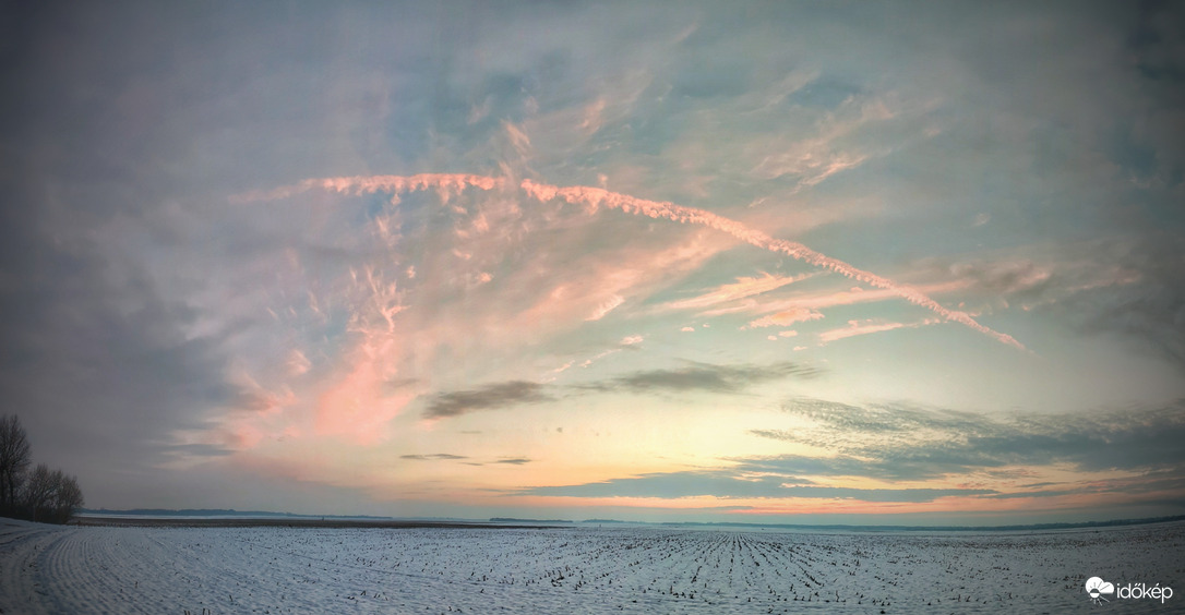 Alkonyati havas panoráma