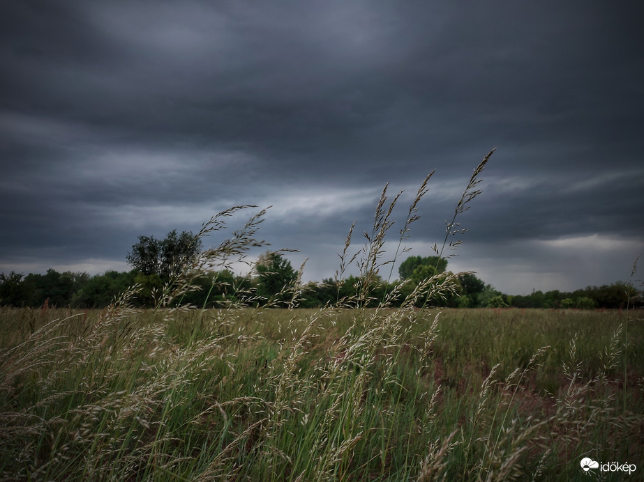 Így érkezett a vihar