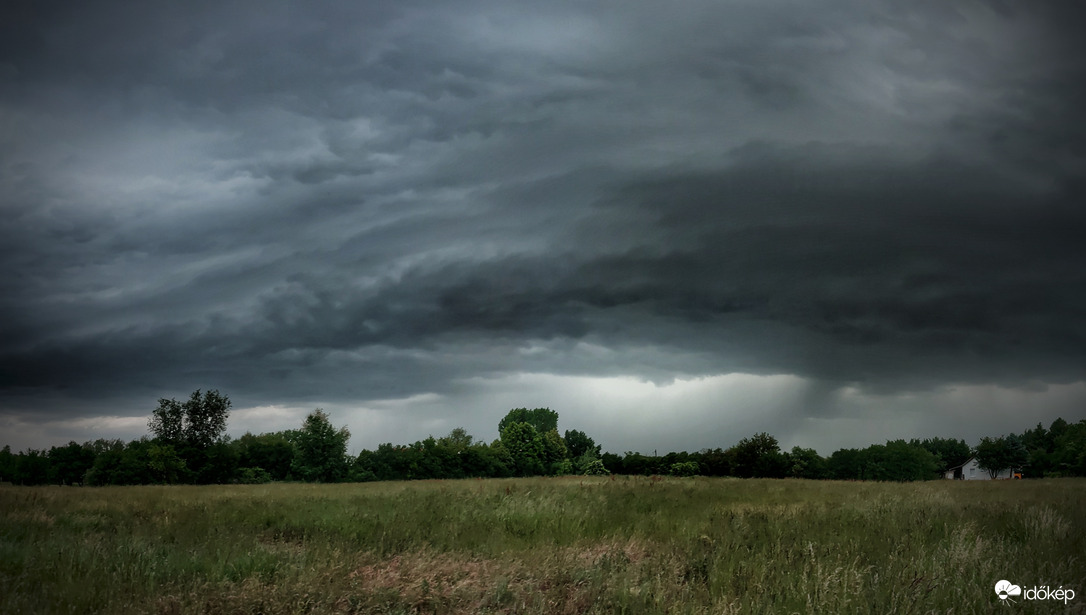 Panoráma az érkező viharról