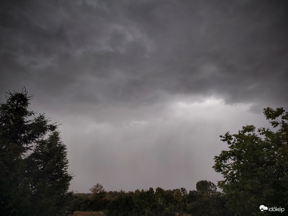Károkozás nélkül vonult át felettünk az első hullám