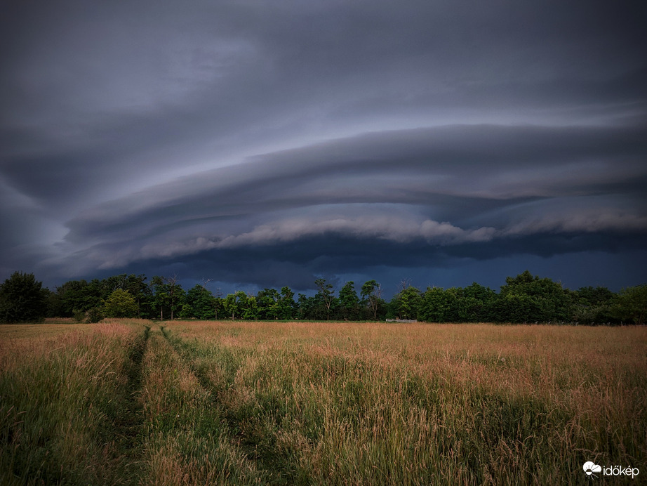 Itt már egészen közel volt