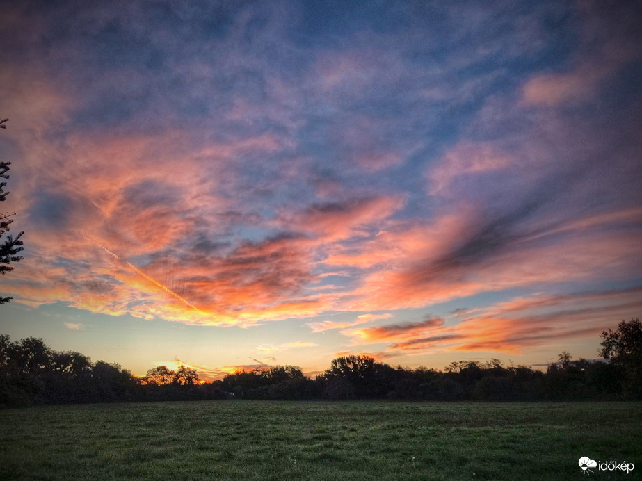 Napkeltei színek felvillanása