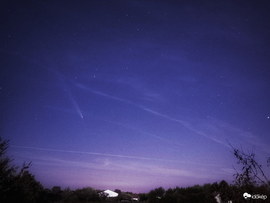 ATLAS üstökös hosszán elnyúló ellencsóvája