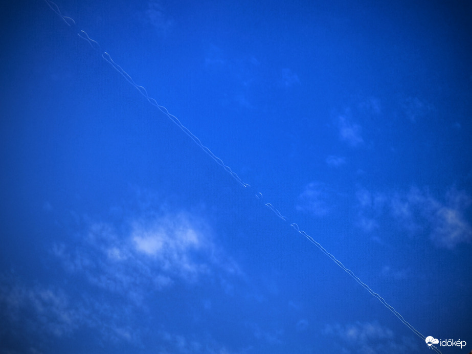 Crow-instabilitás a kitisztult égen