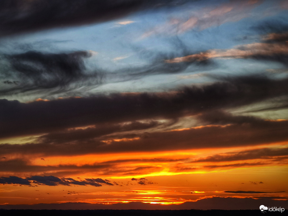 Elmerülve a felhők tengerében