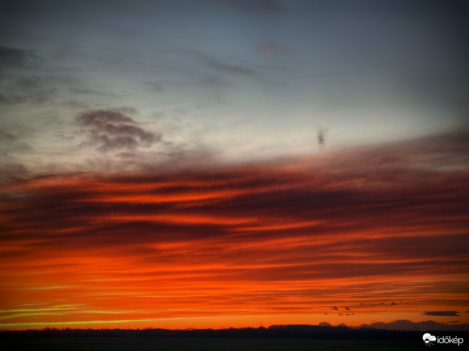 Márciusi alásütős fátylas alkonyat