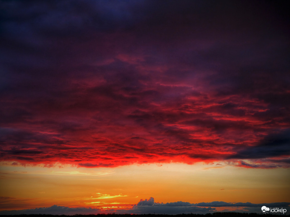 Alásütős naplementi varázslattal búcsúzik a március 