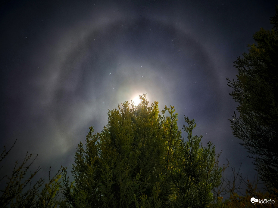 Holdhalós éjszakánk második felvonása