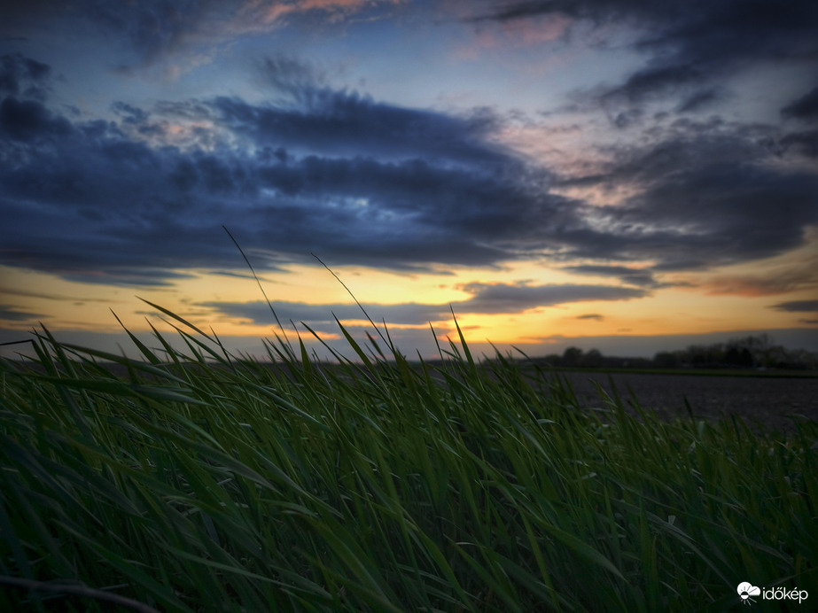 Szeles alkonyat színvarázs nélkül