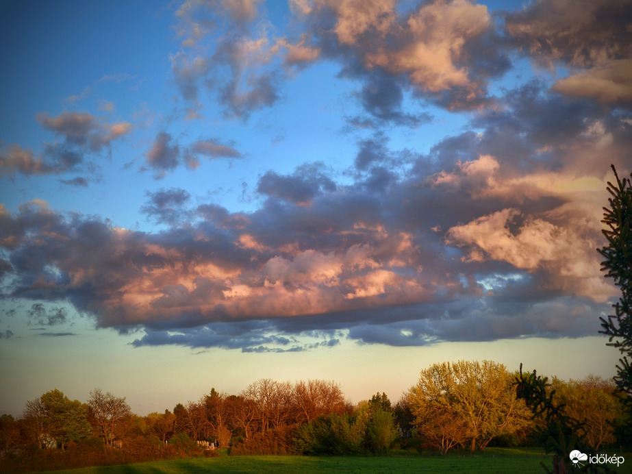 Váttacukrok érkeztek naplementére