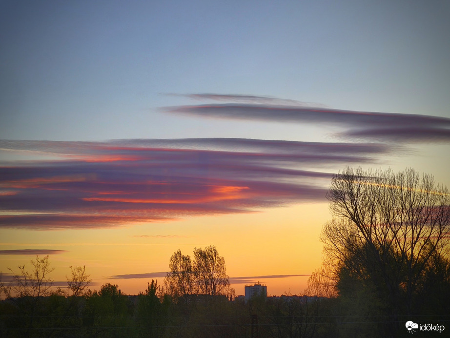 Altocumulus lenticularis