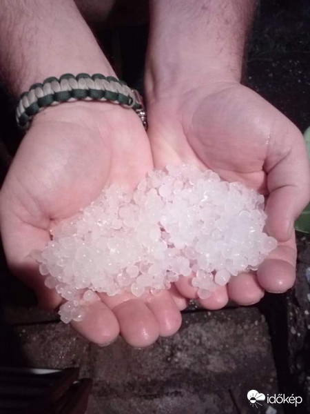 Szigetszentmártoini éjszakai jégeső