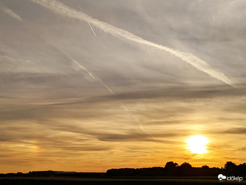 Melléknapos alkonyat