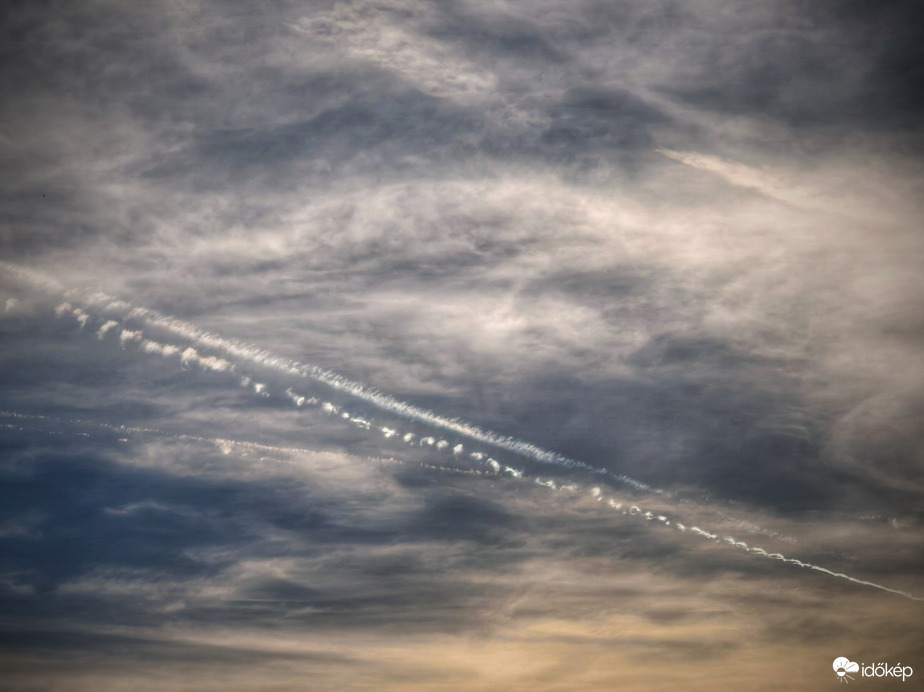 Egy kis Crow-instabilitás is adódott