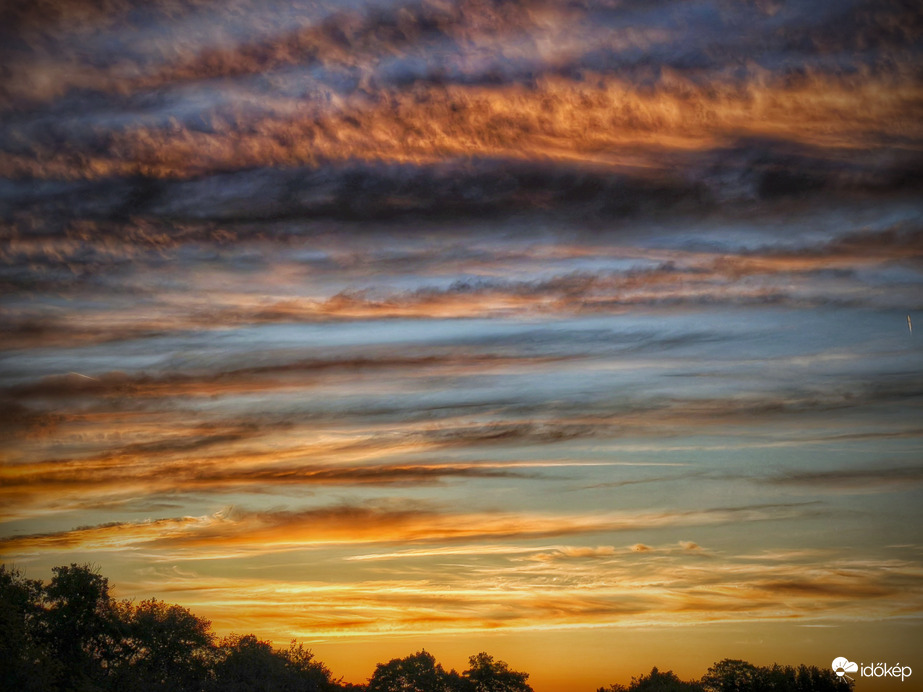 Aranyozott, márványozott reggeli percek