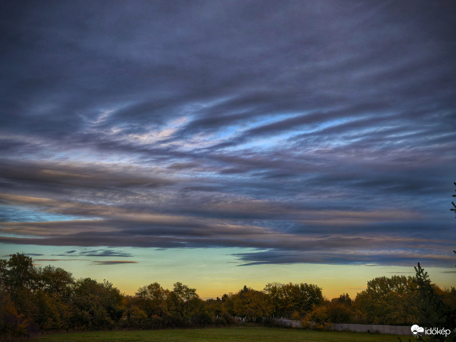 Frontfelhő szélén