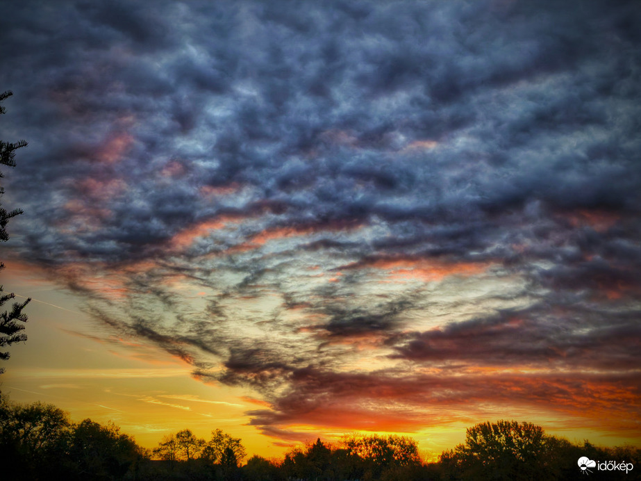 Október utolsó napkeltéje