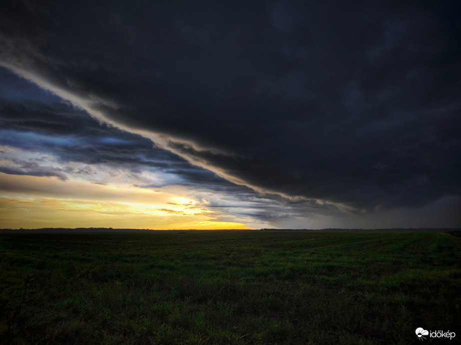 A novemberi peremfelhő túloldalán