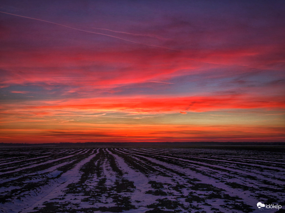 Hósávos újévi alkonyat tetőpontján