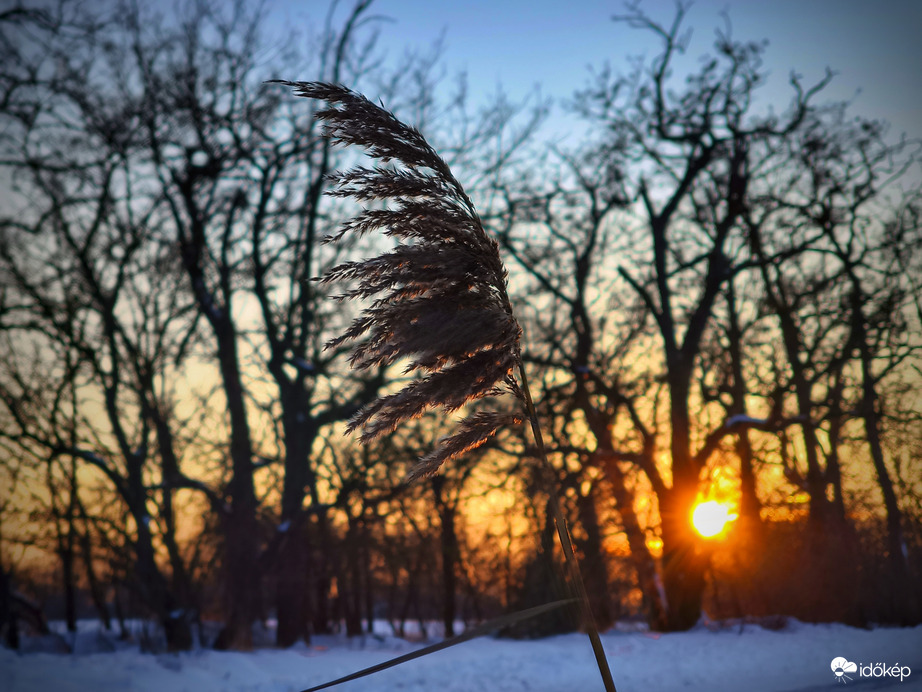 Havas, szeles naplemente