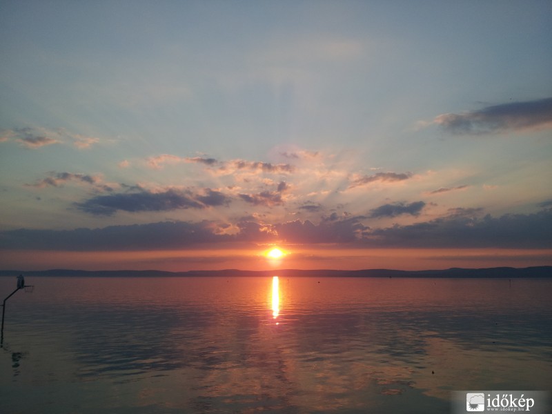 Balaton nyakkendőben