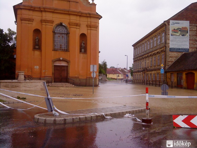 Pécs, Ágoston tér, 2010.05.17. 9:00