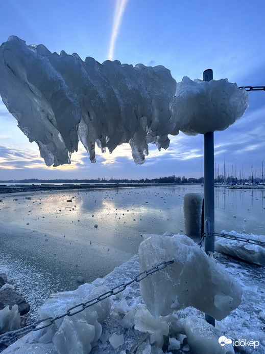 Ami maradt …. Még mindig a jégvarázs hatása alatt….. 
