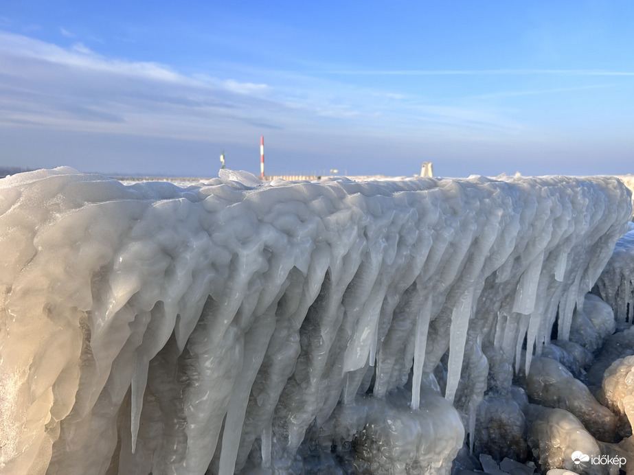 Fátyolos jégvarázs 