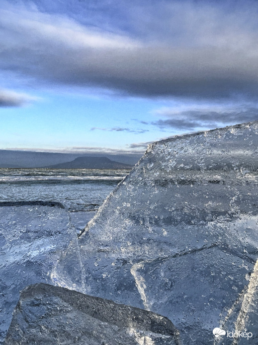 Jégtáblák a Balatonon 