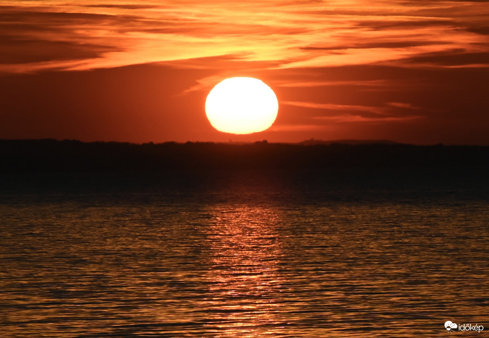 Fátyolos fényekkel indult az este…. Aztán  …