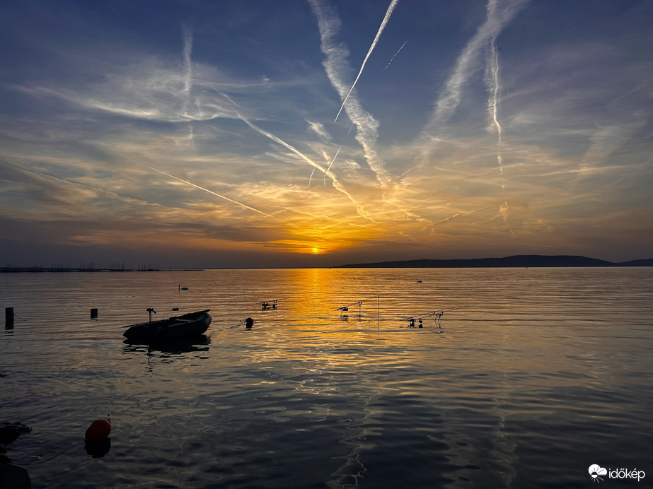 Nagy volt a légiforgalom vasárnap este 