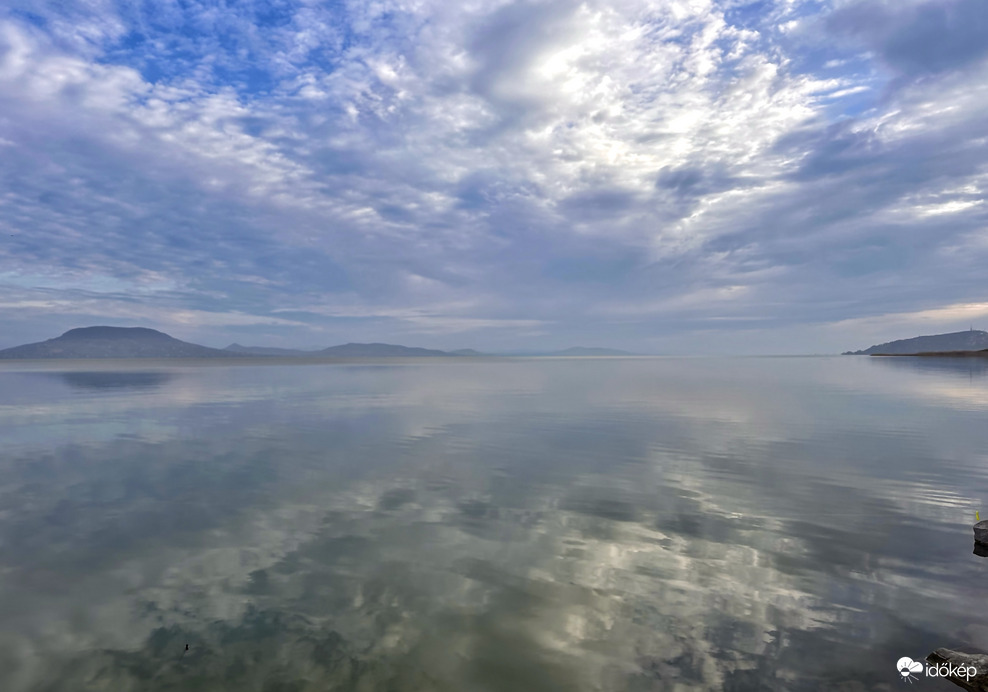  fátyolos felhőjáték tükörben 