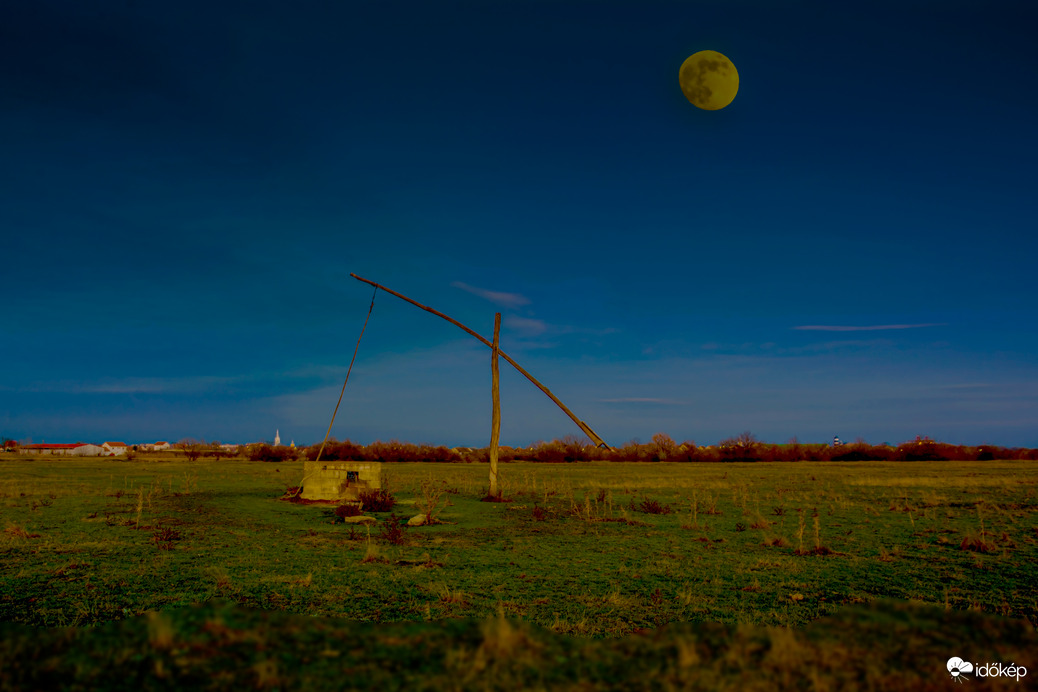 2026.01.01. Hold a gémeskút felett 