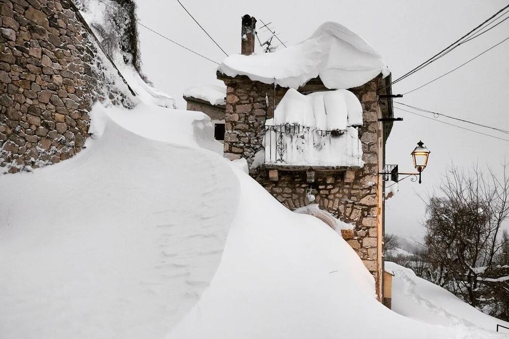 2 méter hó fedi Roccacaramanico-t - Fotó: Majellando/Antonio Giusti