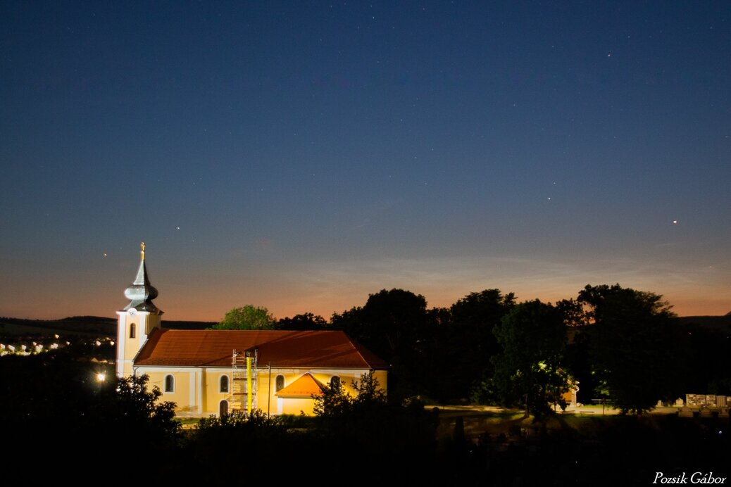 Éjszakai világító felhők