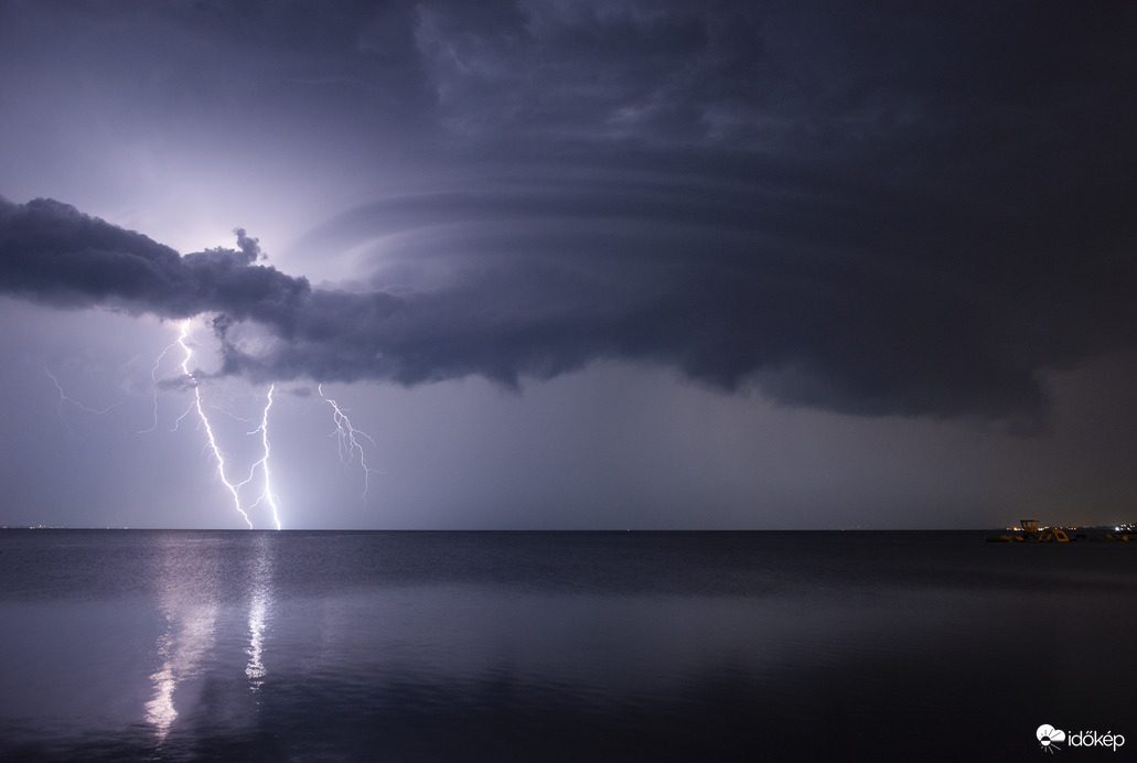 Szupercella érkezése Balatonkenesére.