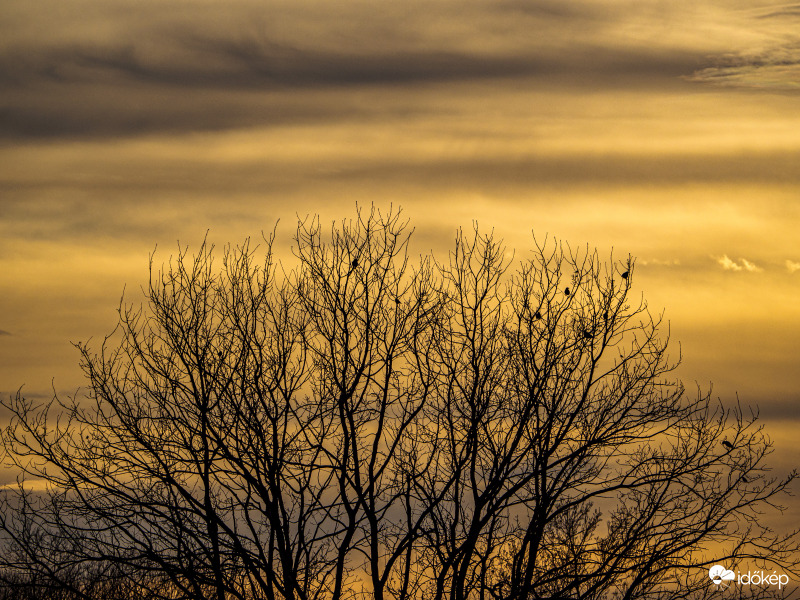 Borúban egy kis derű