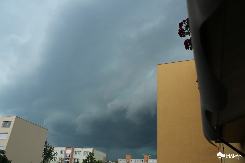 Vihar előtti csend.