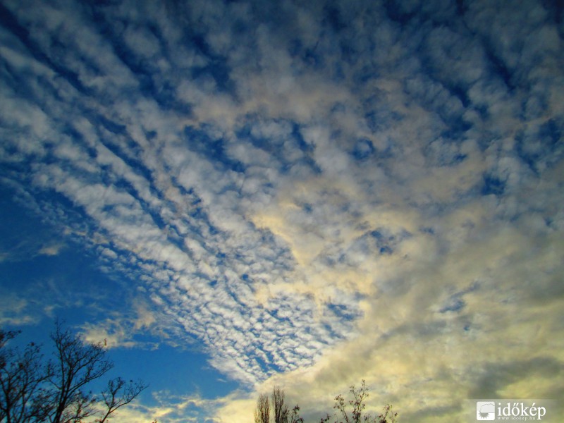 Altocumulus naplemente előtt 2013.11.28.